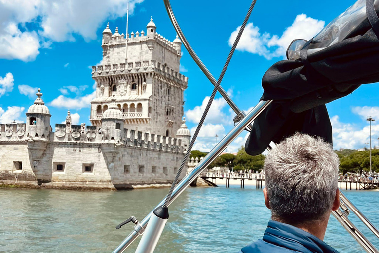 Lisbon: 2H Sunset Boat Cruise Tour with Drinks
