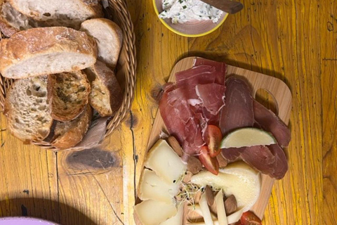 Lisbon: Food and Wine Tasting 4-Hours Tuk Tuk Tour