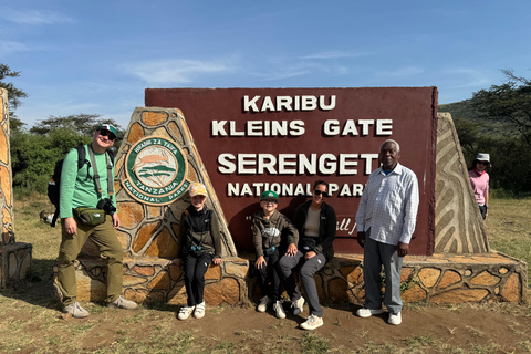 From Zanzibar: 2-Day Serengeti Park Safari Tour with Flights
