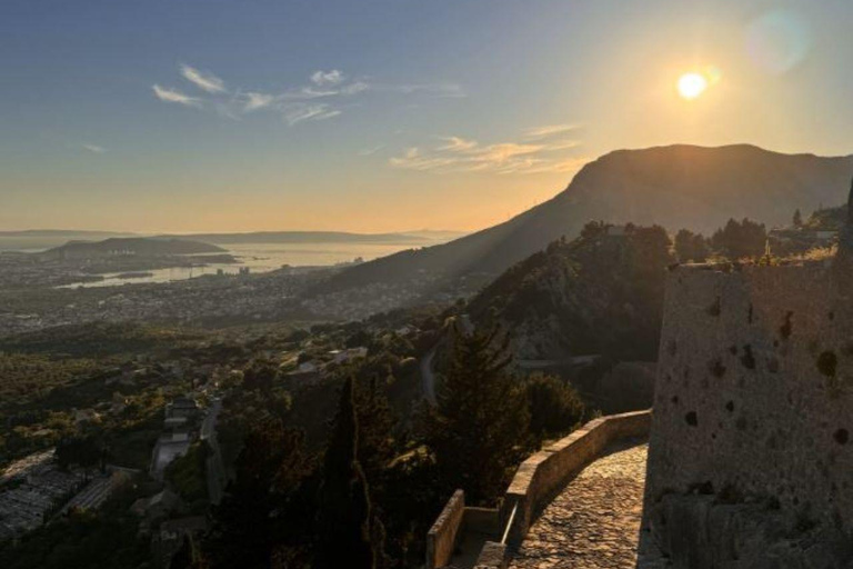 Split: Visita panorámica de la ciudad al atardecer en KlisExcursión nocturna al atardecer en Klis