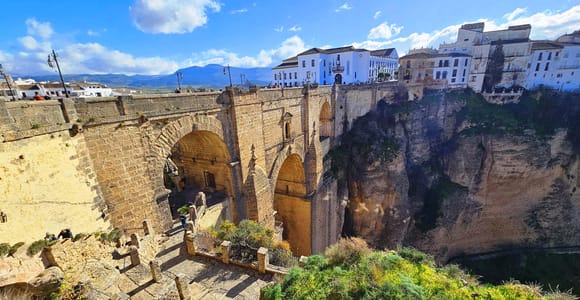 Ronda und Setenil de las Bodegas: Freizeit ab Málaga