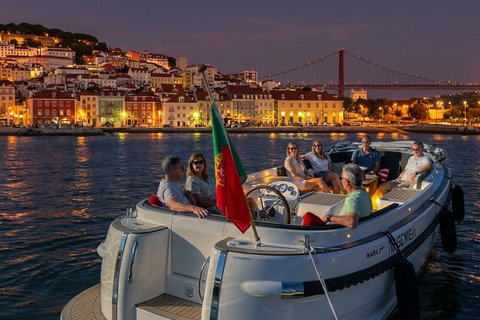 Lisbon Night Luxury Boat Vibes with Drinks & Pizza Lisbon Sunset Luxury Boat Vibes with Drinks & Pizza