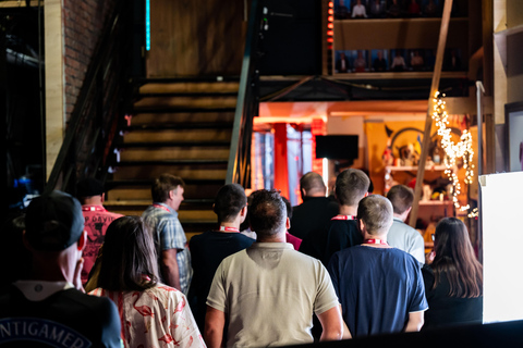 Cologne: 1-hour TV studio tour led by a glamorous drag queen Cologne: One-hour TV studio tour led by a glamorous drag queen