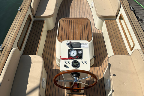 Lisbon Exclusive Sunset Cruise – Pizza, Open Bar & Dolphins Lisbon: Sunset Cruise–Pizza, Open Bar & Dolphins 2h