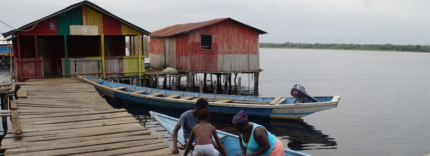 Excursion d'une journée de Cape Coast à Nzulezo, le village sur pilotis