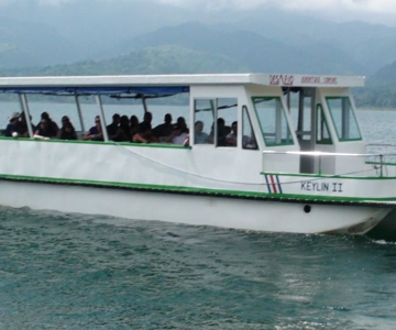 La Fortuna or Monteverde: One-Way Boat Transfer