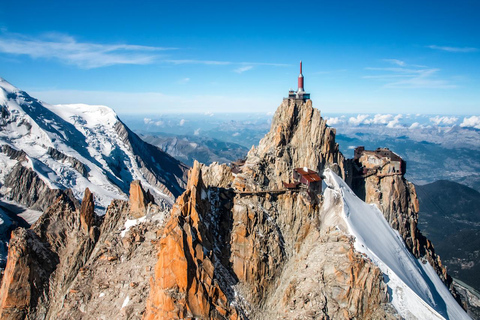 Chamonix: tour di punta dell&#039;Aiguille du Midi e della Mer de Glace