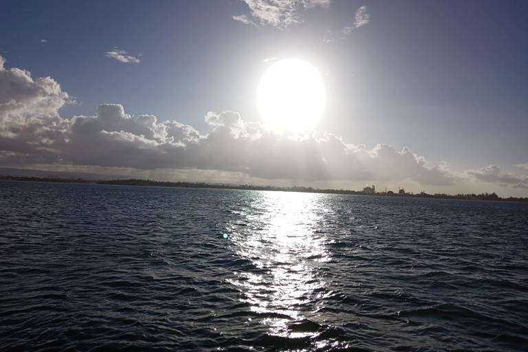 Old San Juan: Sunset Cruise with Drinks and Hotel Pickup