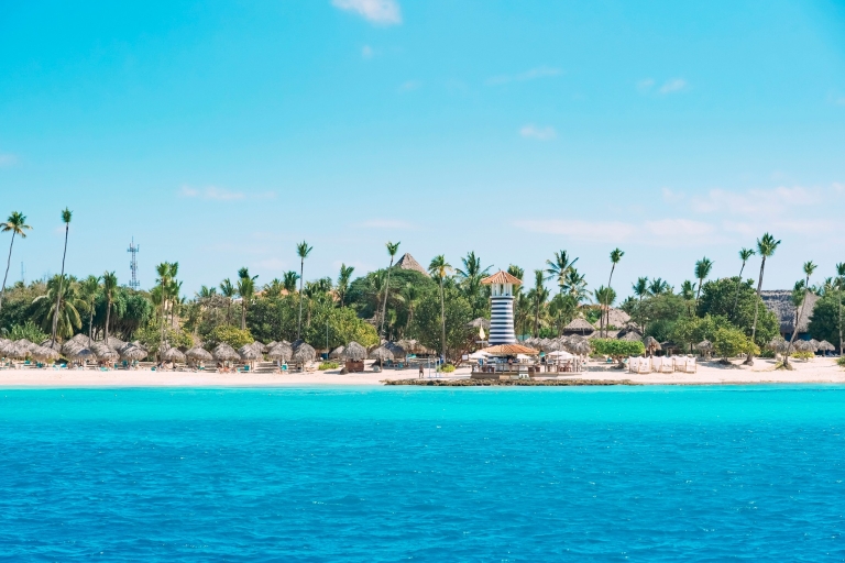 Région de Punta Cana : croisière festive avec parachute ascensionnel et bar ouvert