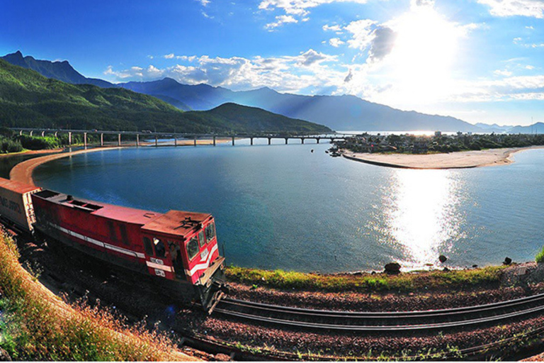 Hue Tailored Sightseeing Day Trip-Private Chauffeur Service Option 7: Round-trip transfer from Hue to Phong Nha