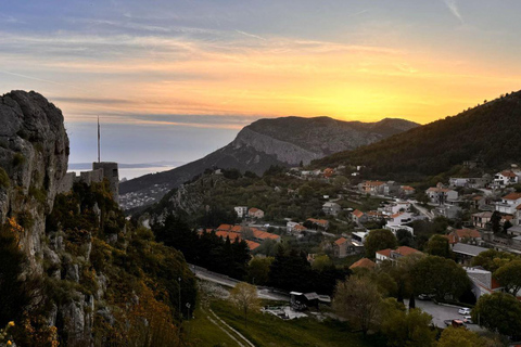Split: Visita panorámica de la ciudad al atardecer en KlisExcursión nocturna al atardecer en Klis