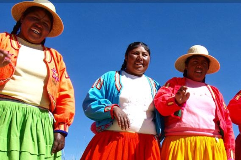Puno: daguitstap Titicacameer en Uros & TaquilleDagexcursie met trefpunt