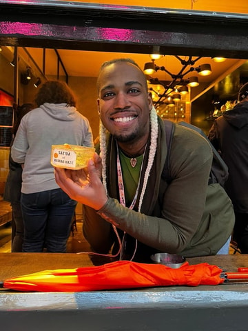 Amsterdam: Ganja Walking Tour with munchies