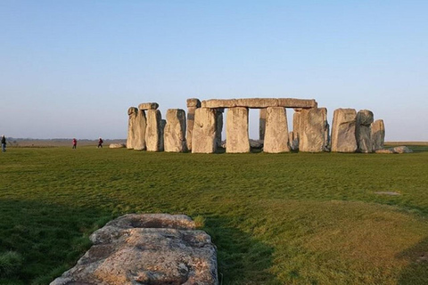 Tour guiado por motorista particular em Stonehenge, Castelo de Windsor e Bath.