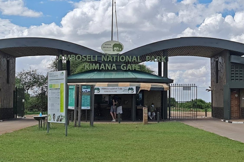 Nairobi: 6Days Maasai Mara, Nakuru and Amboseli Group Safari Accomodation Upgrade