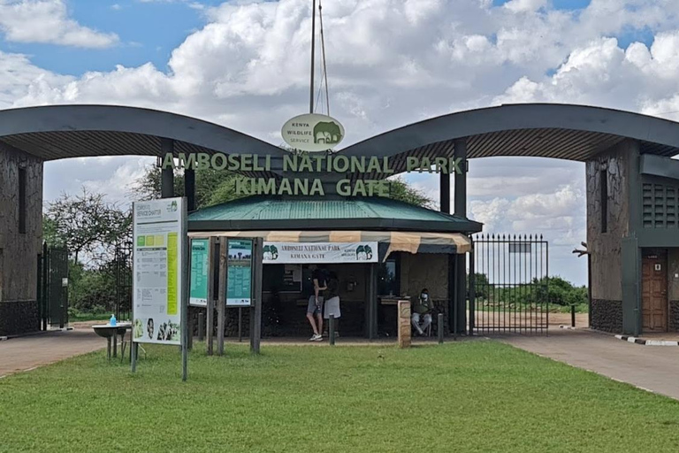 Nairobi: 6Days Maasai Mara, Nakuru and Amboseli Group Safari Accomodation Upgrade