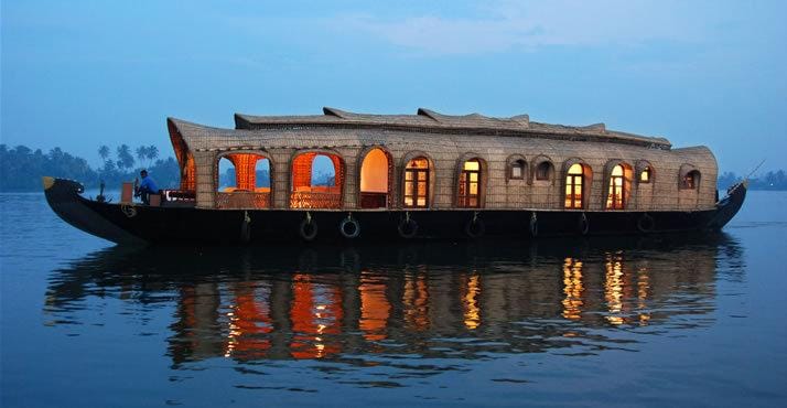 Cochin: Alleppey Backwater Private Day Cruise mit dem Hausboot