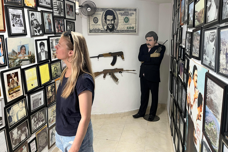 Medellín: Real Pablo Escobar Tour with Hydration Included