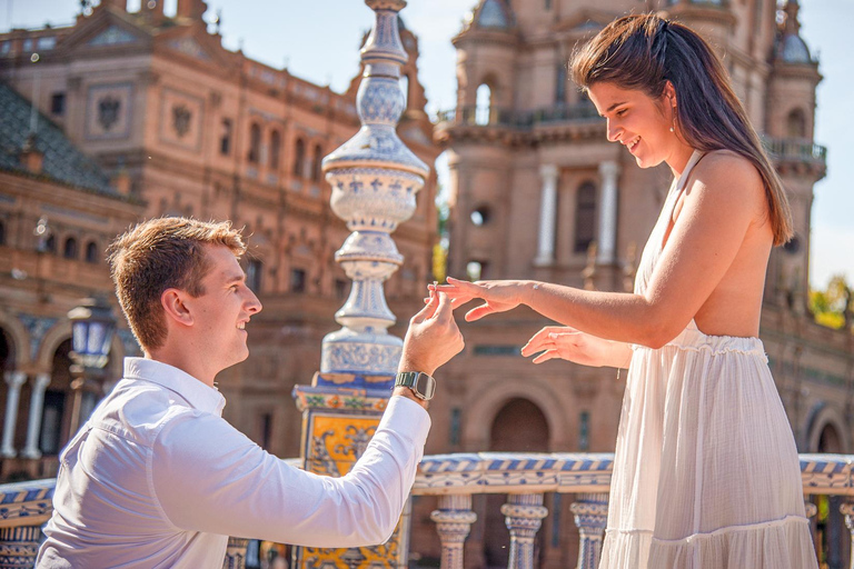 Seville: Photo session for a special moment.