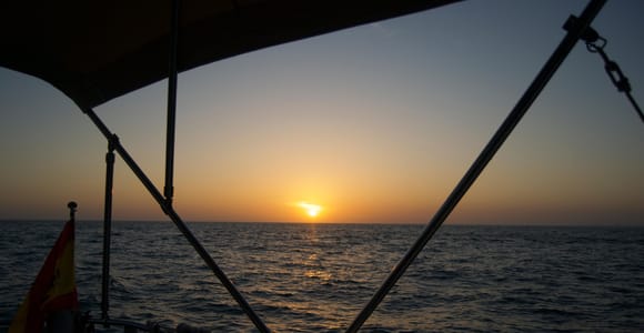 Cádiz: Sunset Sailboat Ride