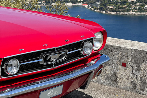 Passeio turístico na Riviera Francesa em um Ford Mustang conversível