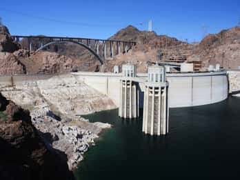 Ab Las Vegas: Express-Shuttle oder Delux-Tour zum Hoover Dam Ab Las Vegas: Express-Shuttle oder Delux-Tour zum Hoover Dam