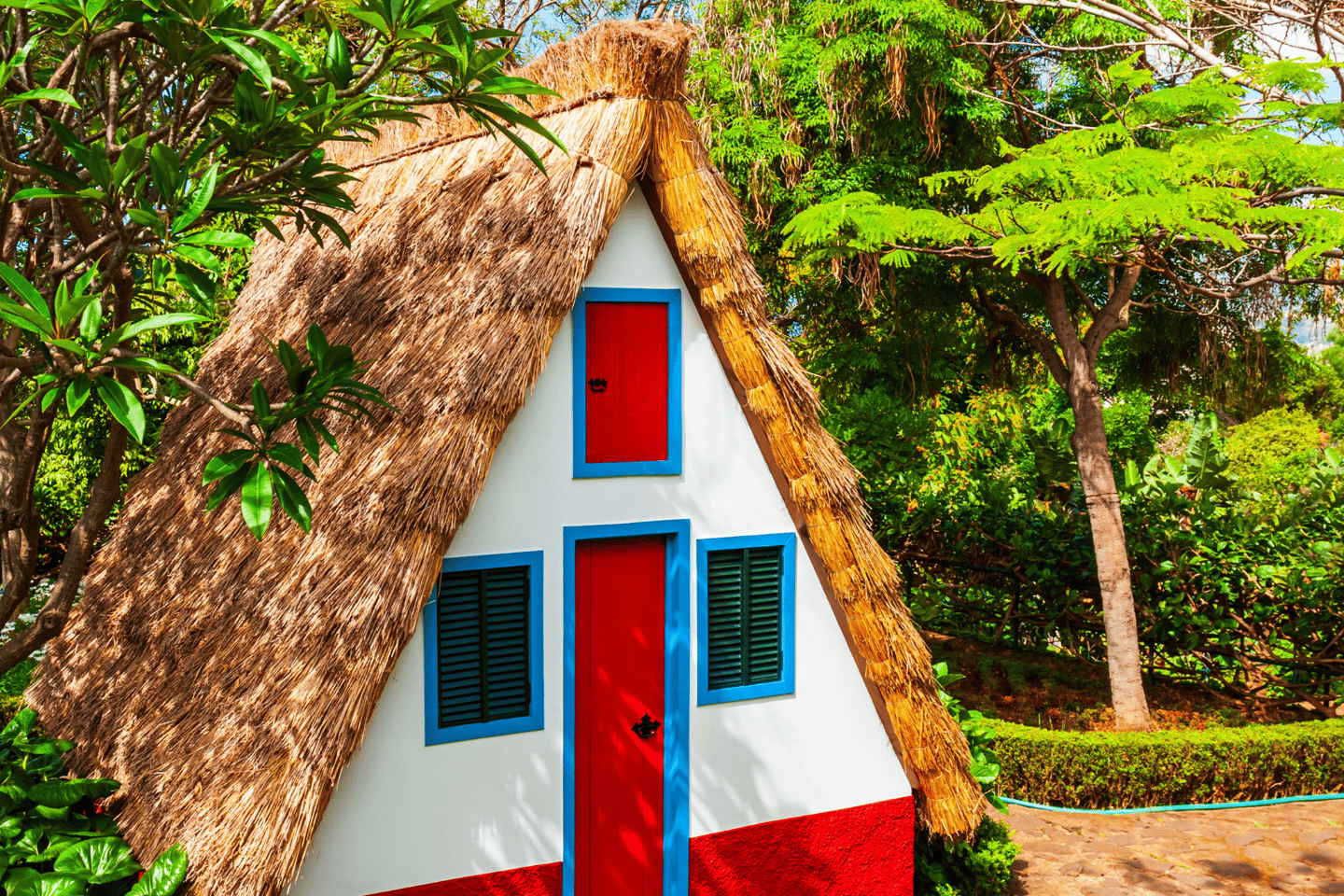 Funchal: Pico do Areeiro to Santana 4x4 East Tour