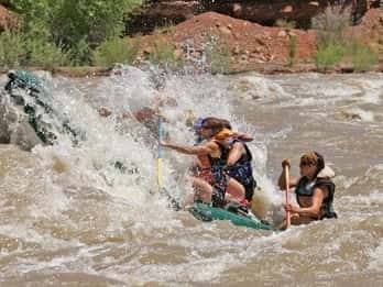 Moab: Halbtägige Rafting-Tour Colorado River & Fisher Towers Moab: Halbtägige Rafting-Tour Colorado River & Fisher Towers