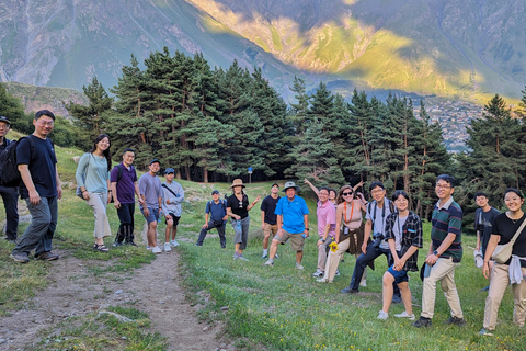 From Kazbegi: Kazbegi Hiking Tour with Homemade Lunch