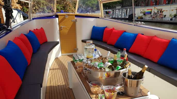 Amsterdam: Canal Booze Cruise with Unlimited Drinks Option