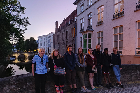 Bruges: Tour a piedi con racconti serali e storia sconosciuta