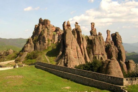 De Sofia: visite d'une journée complète des rochers de BelogradchikExcursion d'une journée aux rochers de Belogradchik au départ de Sofia en anglais