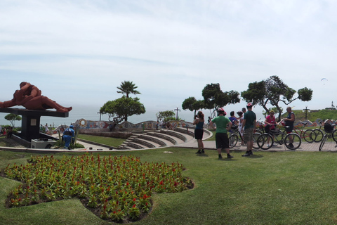 利马：圣伊西德罗和米拉弗洛雷斯3.5小时骑行之旅利马：圣伊西德罗和米拉弗洛雷斯 3.5 小时骑行之旅