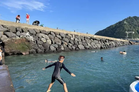 Jeju: Private Tour with an English Guide and a Vehicle