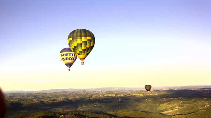 1hour hot air balloon flight over tuscany from lucca