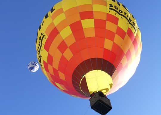 hot air balloon flight over turin and langhe from carru