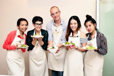 Bangkok: Half-Day Thai Cooking Class with Market Tour