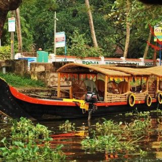 Alleppey / Alappuzha Backwater Canoe (Shikara) Cruise