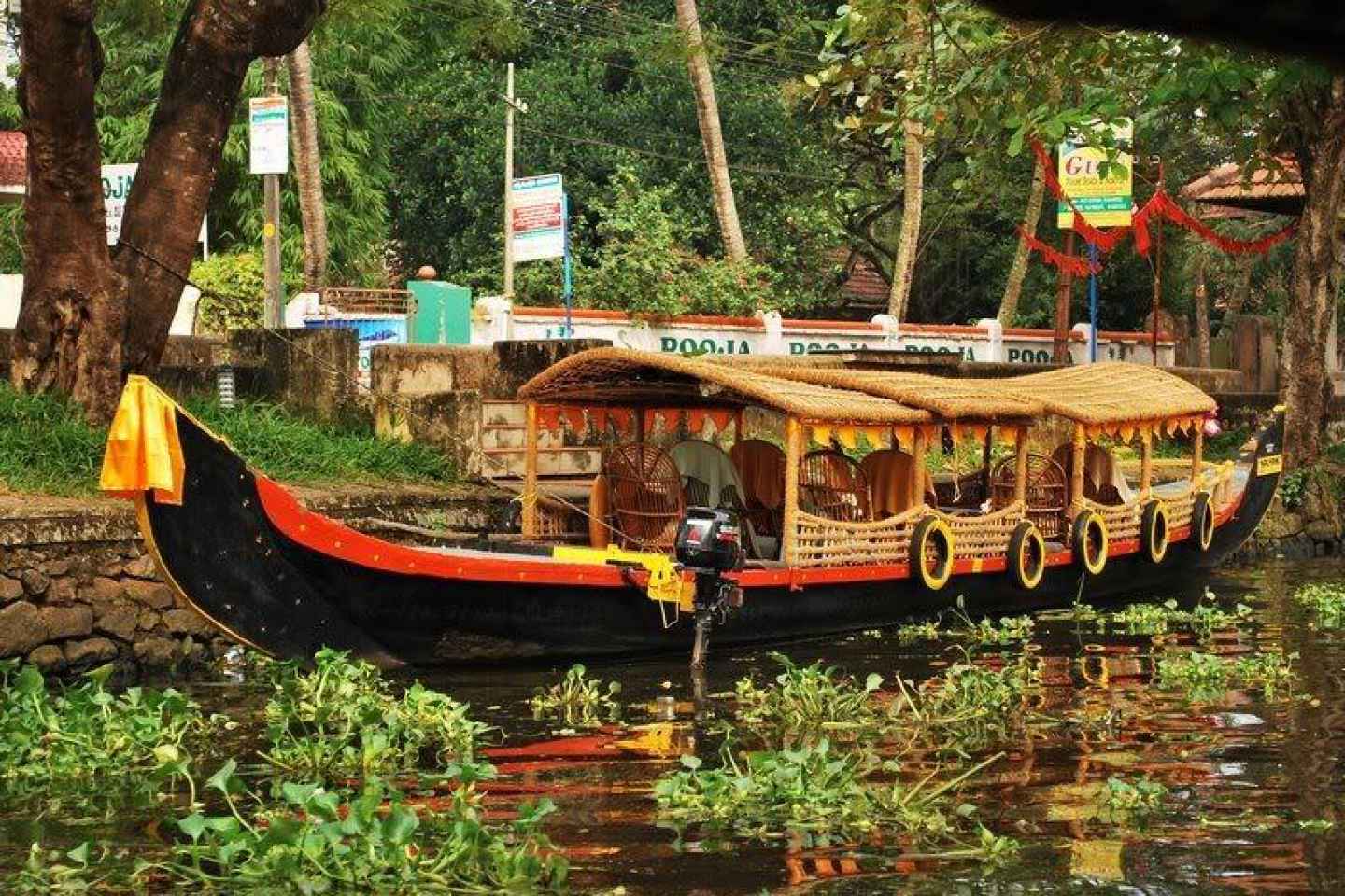 Alappuzha: Backwaters-Fahrt in einem Shikara-Boot