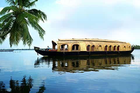 From Kochi: 2-Day Alappuzha Backwaters Houseboat Cruise