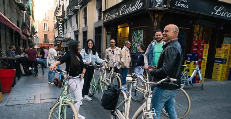 Madrid at Night: Vintage Bike Tour of City Highlights photo 2