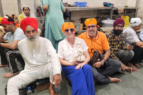 Old and New Delhi Group City Tour with Guide and Transfers