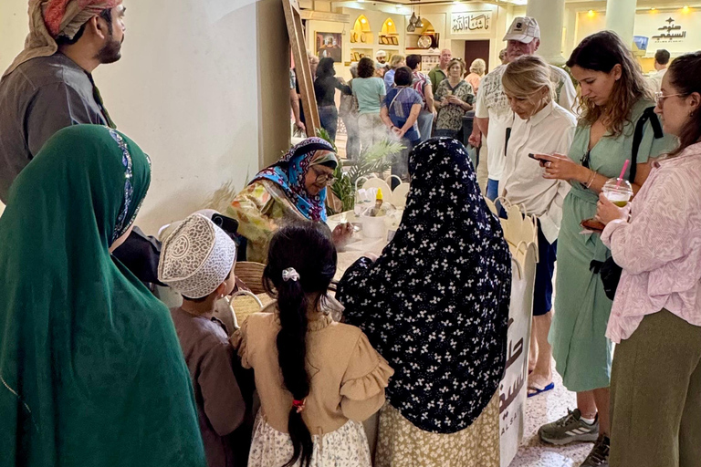 Nizwa, Al Hamra & Misfat Al Abriyeen: Guided tour in German.