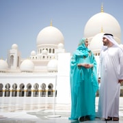 Dubai: Abu Dhabi Tagestour Große Moschee, Königspalast & Mittagessen
