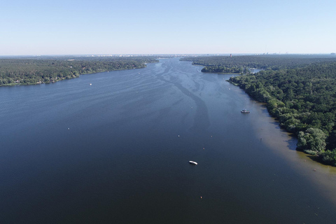Poczdam: Rejs jachtem - Jeziora Berlińskie - Zamki i przyrodaPotsdam: rejs jachtem – jeziora Berlina – zamki i przyroda