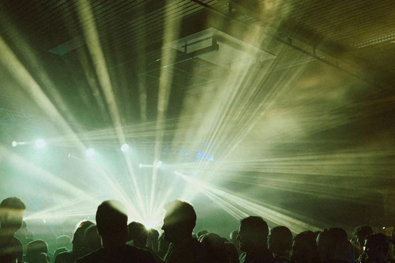 La cultura de discotecas de Berlín: 3 clubes emblemáticos en una nocheHombres y más: ticket para un tour público para socializar