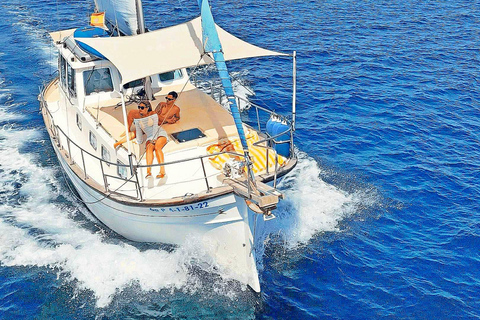 Palma: Private Classic Mallorcan Boat Tou Palma Bay: Cruise to Sea Caves or Calas with tapas & drinks