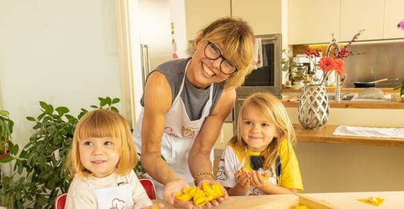 Naples: Cook Like a Local - Pasta and Tiramisu Cooking Class