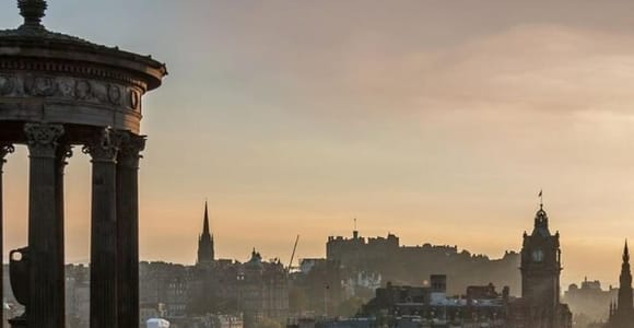 Edinburgh: Private Guided Customized Walking Tour