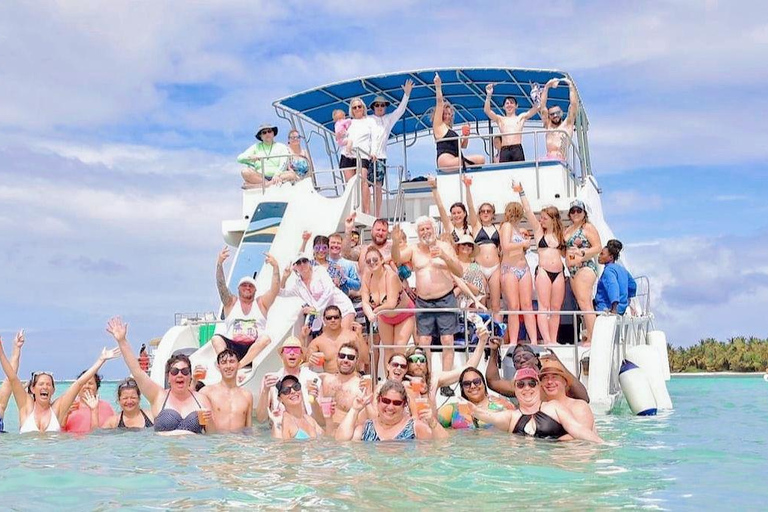 Profitez de 3 heures de croisière sur un yacht VIP avec open bar.Punta Cana : Croisière VIP sur un yacht avec Open Bar